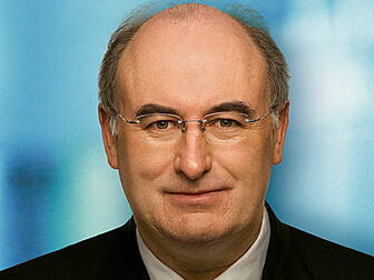 Irish MEPs to challenge Phil H...